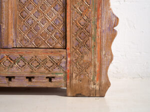 Antiguo aparador tallado con tonos violeta (c.1850) #65