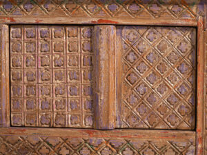 Antiguo aparador tallado con tonos violeta (c.1850) #65