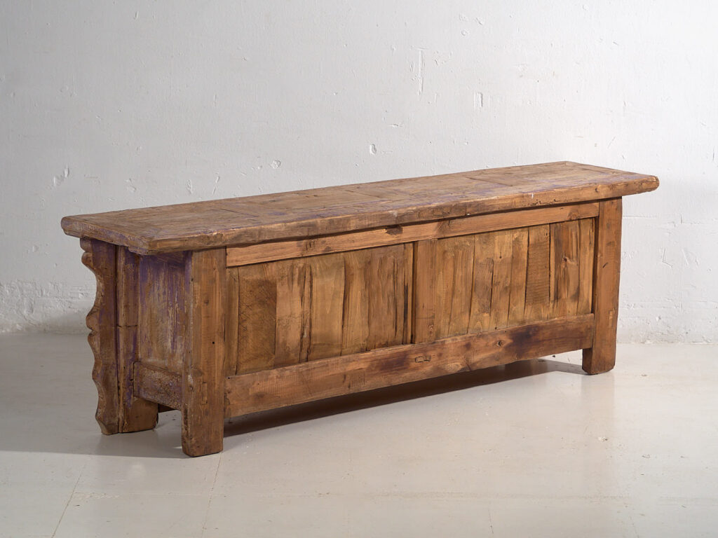 Antiguo aparador tallado con tonos violeta (c.1850) #65