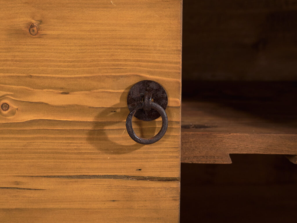 Ancien buffet à deux portes (vers 1900) #1