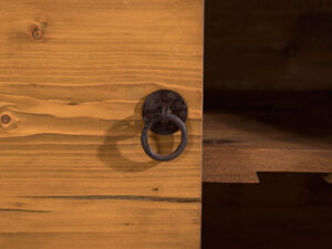 Ancien buffet à deux portes (vers 1900) #1