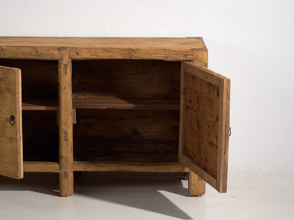 Aparador antiguo de estilo primitivo (c.1900) #2