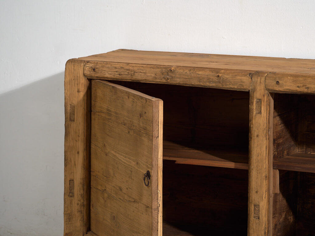 Aparador antiguo de estilo primitivo (c.1900) #2