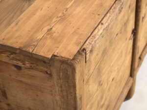 Aparador antiguo de estilo primitivo (c.1900) #2