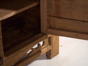 Aparador pequeño antiguo de dos puertas (c.1900) #4