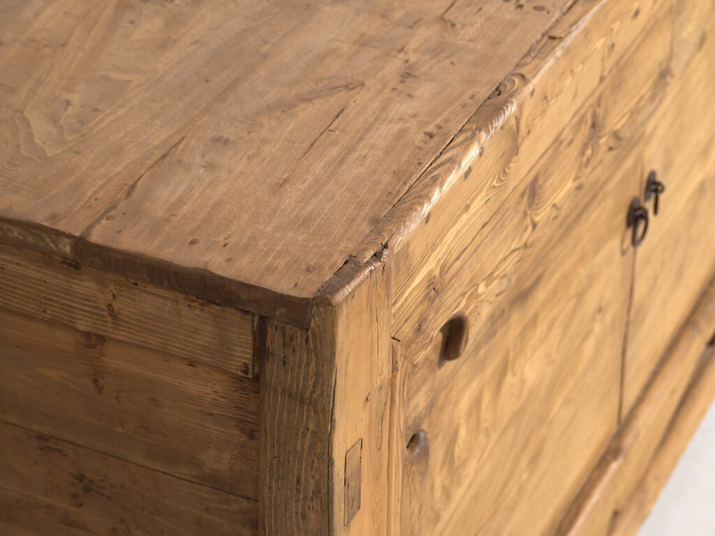 Aparador pequeño antiguo de dos puertas (c.1900) #4