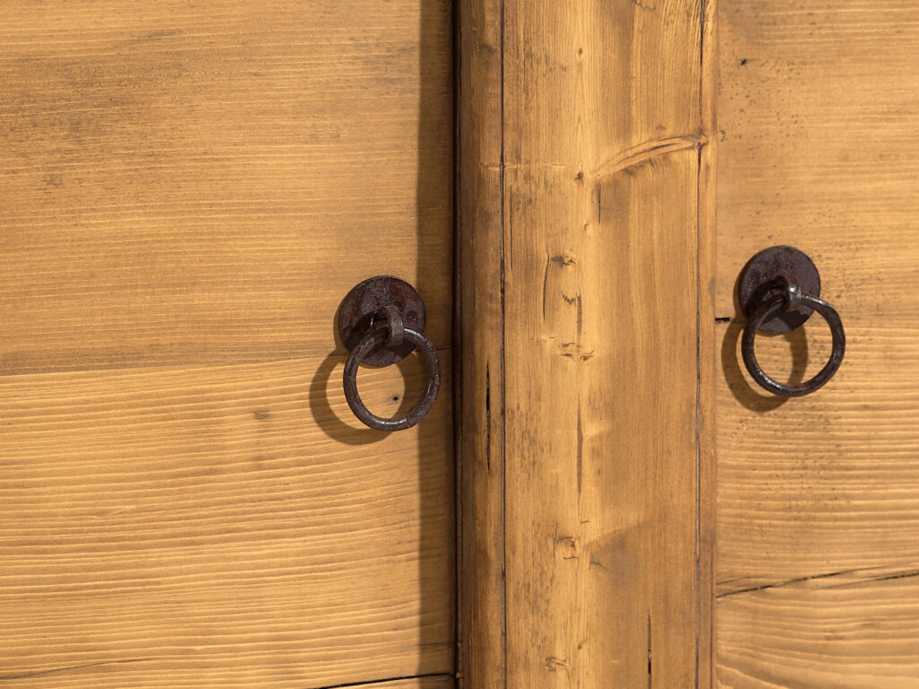 Aparador de dos puertas antiguo (c.1900) #9