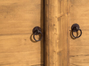 Aparador de dos puertas antiguo (c.1900) #9