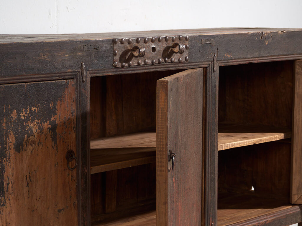 Aparador antiguo de tonos oscuros (c.1900) #26