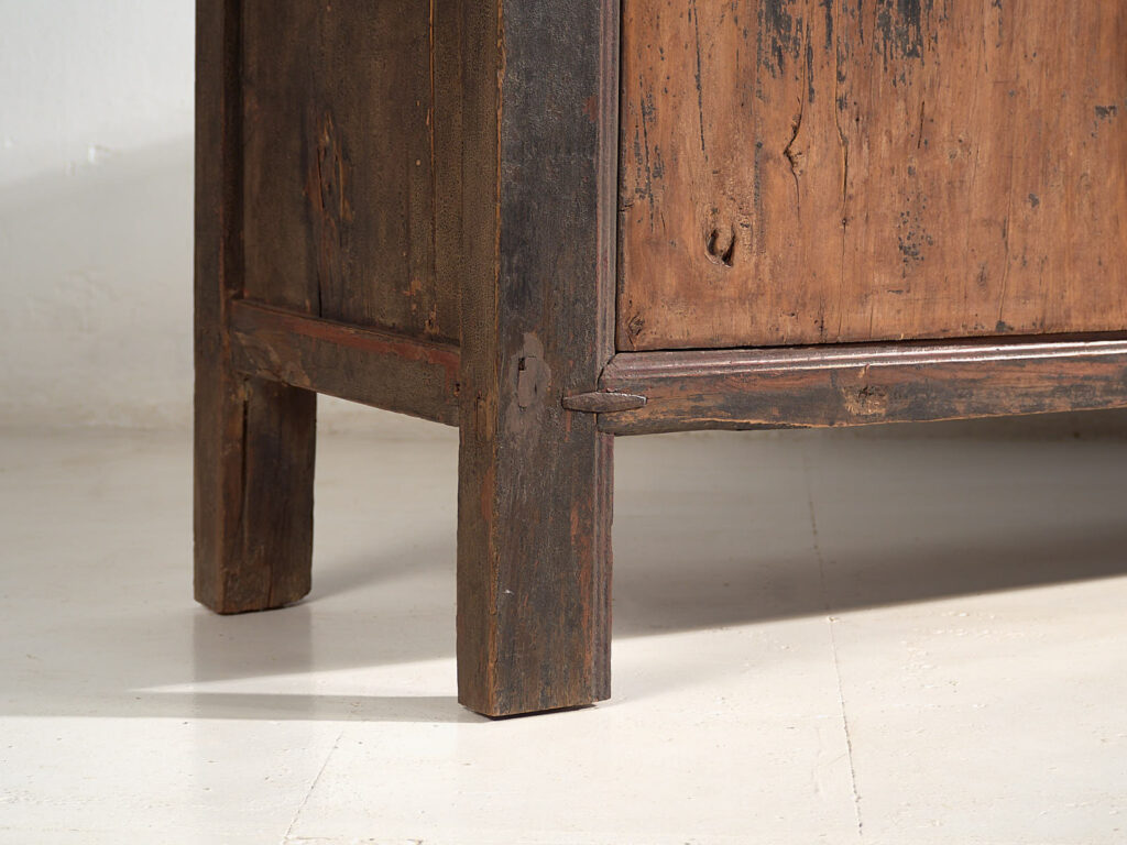 Aparador antiguo de tonos oscuros (c.1900) #26