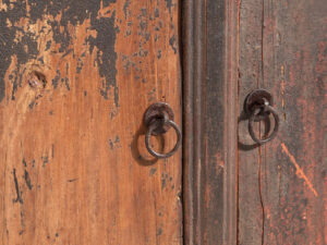 Aparador antiguo de tonos oscuros (c.1900) #26