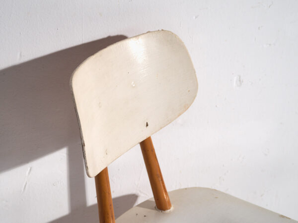 Sillas vintage de color blanco (c.1960). Conjunto de 3 piezas #1