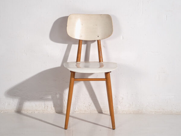 Sillas vintage de color blanco (c.1960). Conjunto de 3 piezas #1