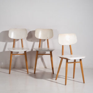 Sillas vintage de color blanco (c.1960). Conjunto de 3 piezas #1