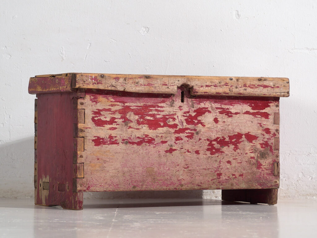 Cofre pequeño antiguo con pátina de color rojo (c.1920) #15
