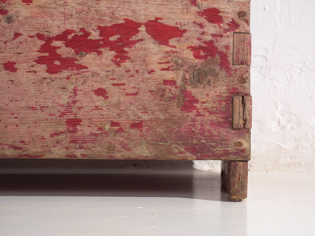 Cofre pequeño antiguo con pátina de color rojo (c.1920) #15