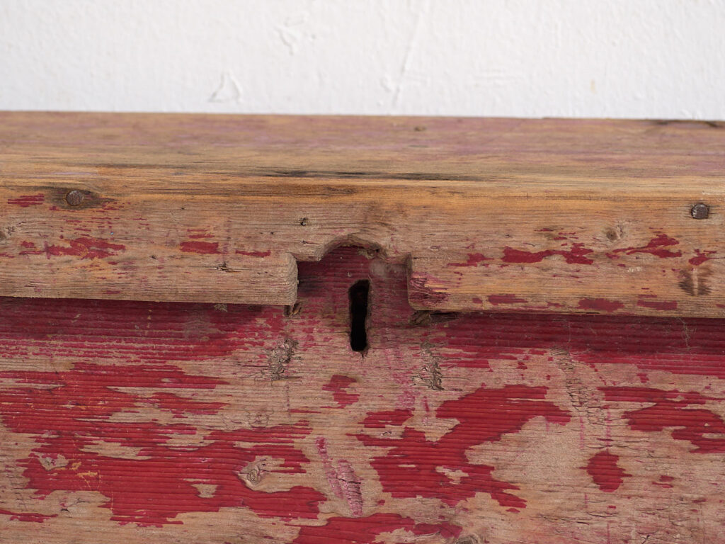 Cofre pequeño antiguo con pátina de color rojo (c.1920) #15