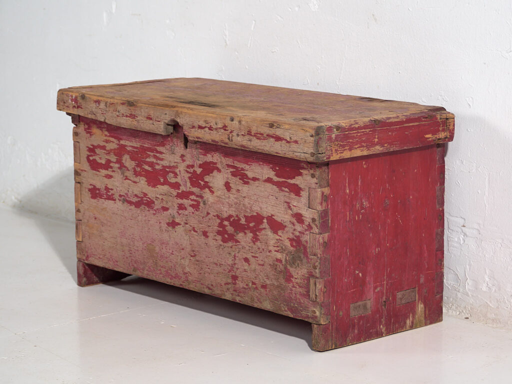 Cofre pequeño antiguo con pátina de color rojo (c.1920) #15