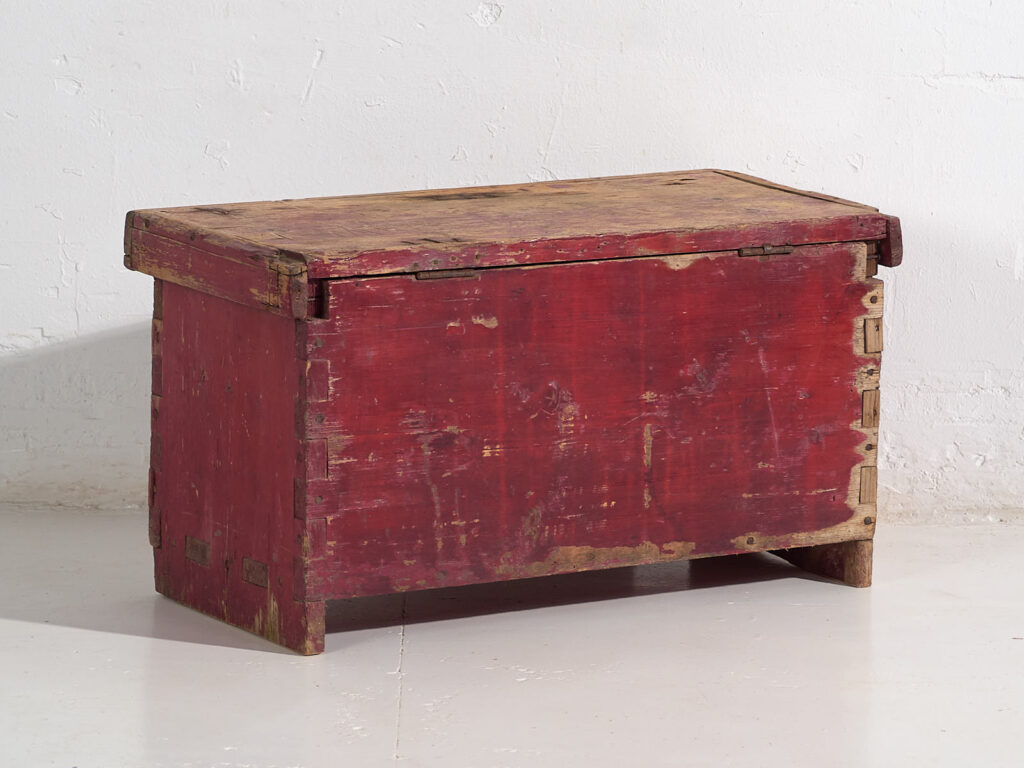 Cofre pequeño antiguo con pátina de color rojo (c.1920) #15