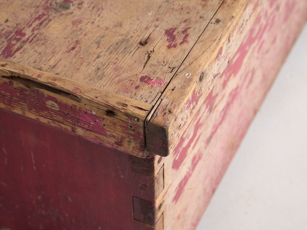 Cofre pequeño antiguo con pátina de color rojo (c.1920) #15