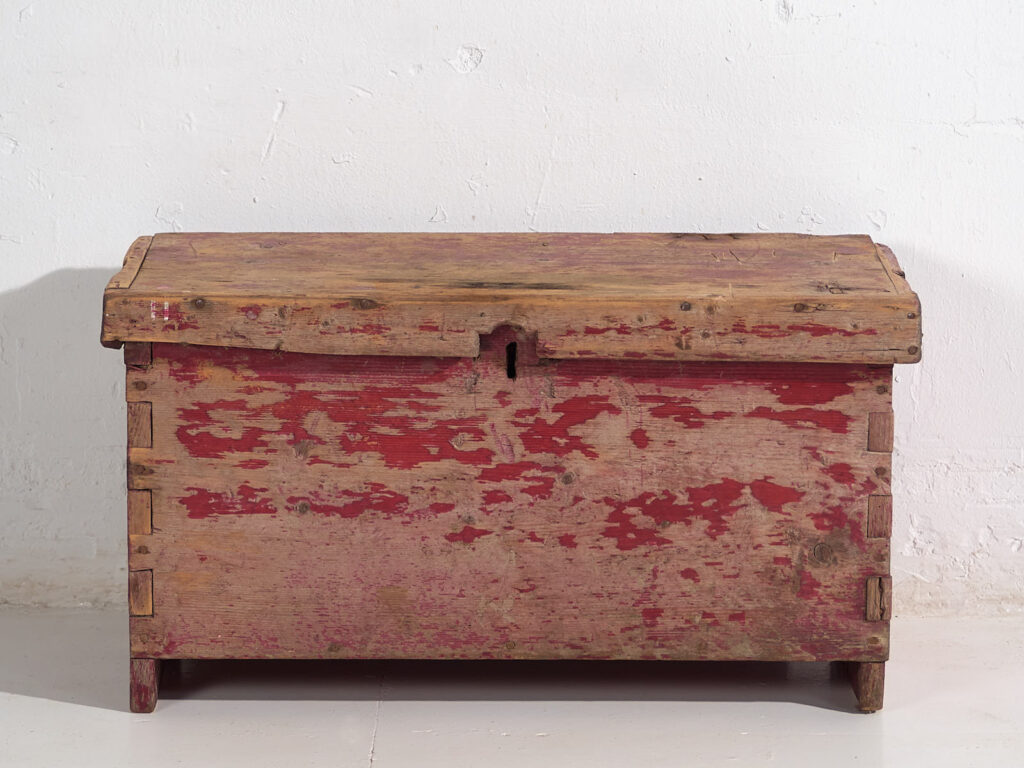 Cofre pequeño antiguo con pátina de color rojo (c.1920) #15