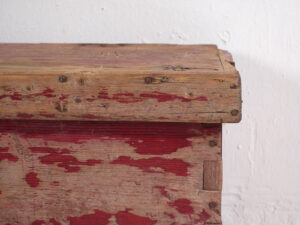 Cofre pequeño antiguo con pátina de color rojo (c.1920) #15