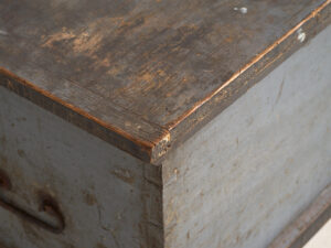 Baúl antiguo de madera con herrajes originales (c.1900) #16