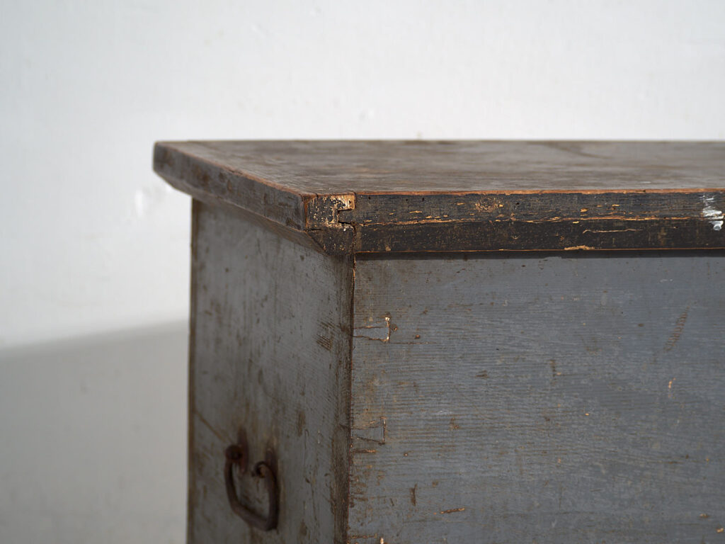 Baúl antiguo de madera con herrajes originales (c.1900) #16