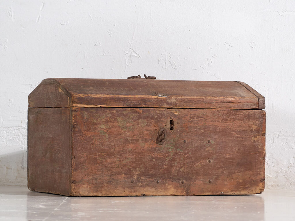 Cofre pequeño antiguo (c.1910) #22