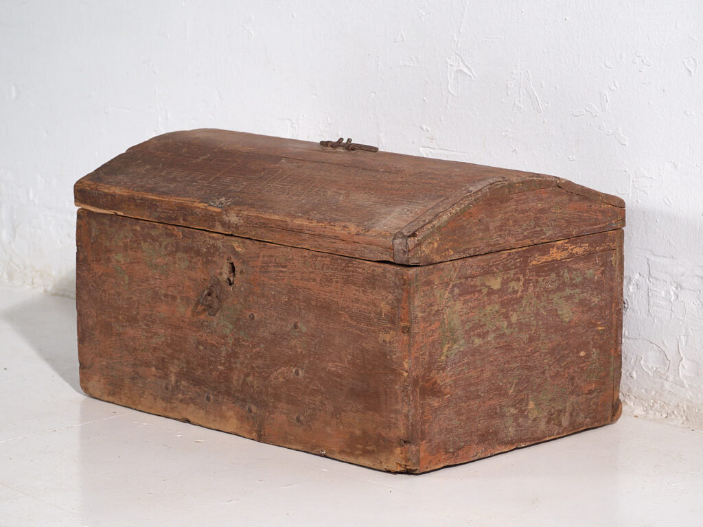 Cofre pequeño antiguo (c.1910) #22