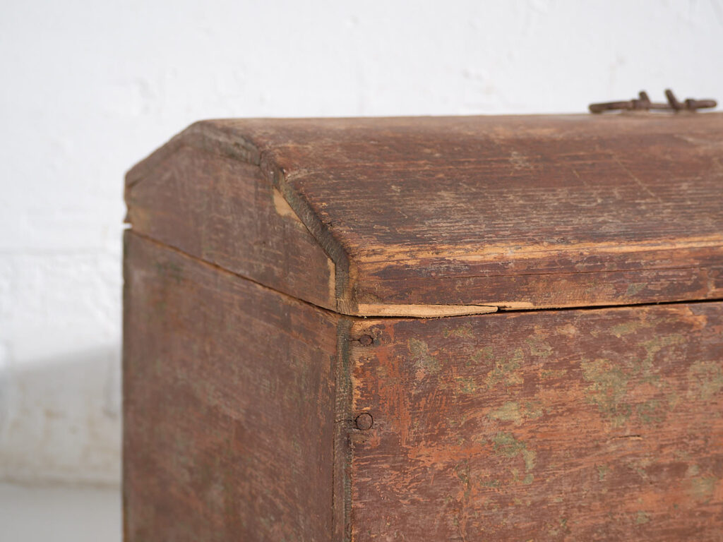 Cofre pequeño antiguo (c.1910) #22