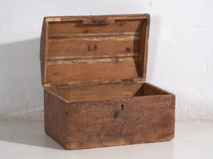 Cofre pequeño antiguo (c.1910) #22