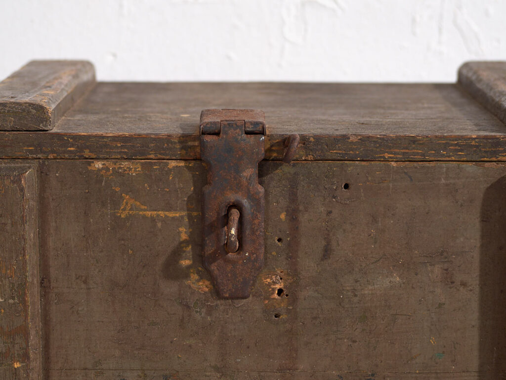 Petit coffre ancien vert olive (c.1920) #26