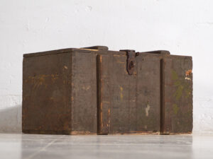 Petit coffre ancien vert olive (c.1920) #26