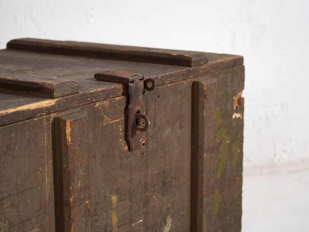 Petit coffre ancien vert olive (c.1920) #26