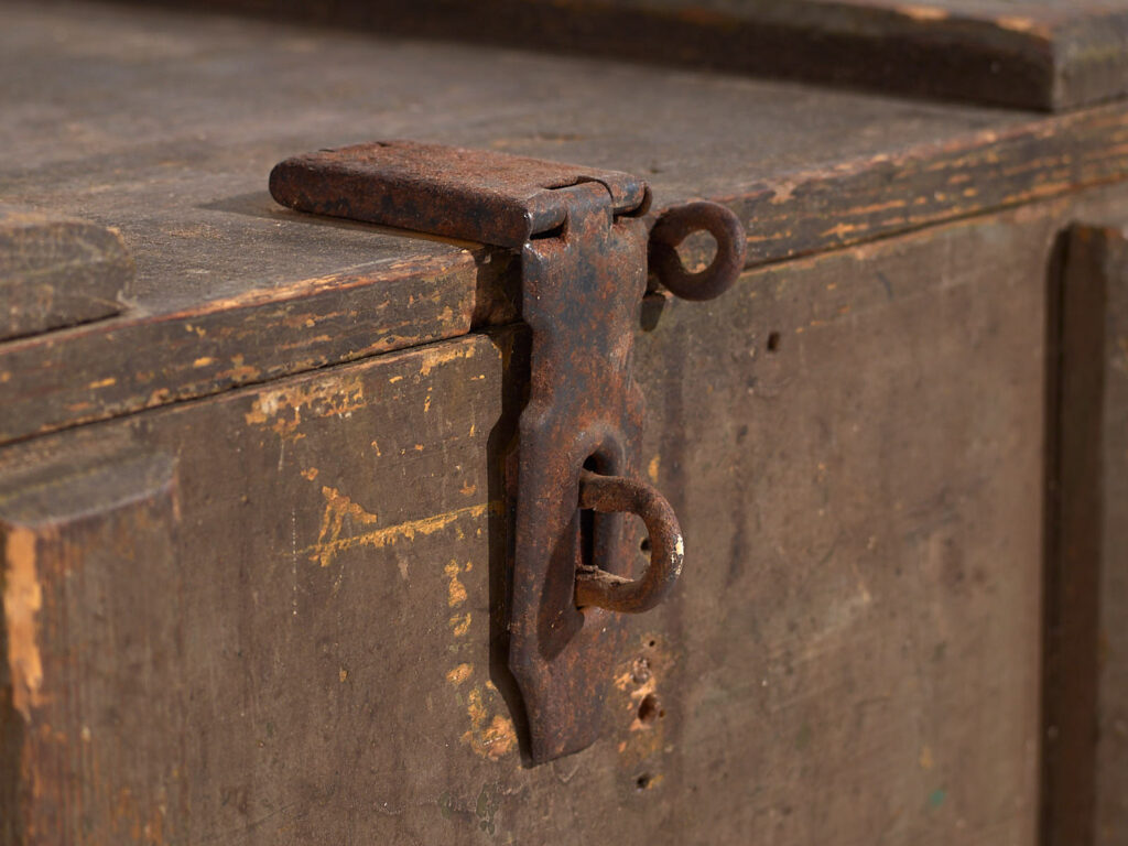 Petit coffre ancien vert olive (c.1920) #26