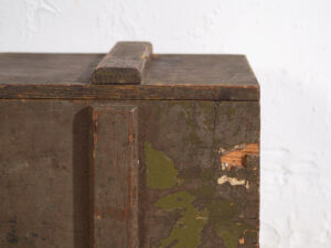 Petit coffre ancien vert olive (c.1920) #26