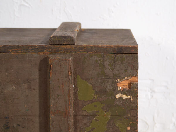 Petit coffre ancien vert olive (c.1920) #26