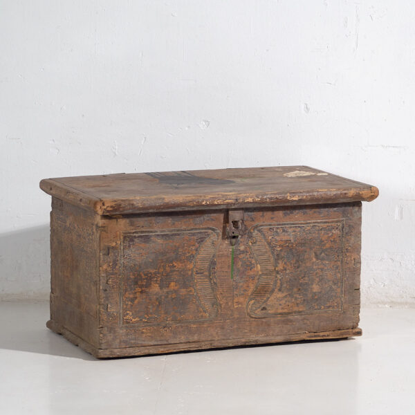 Antiguo cofre de madera maciza (Año 1830) #34