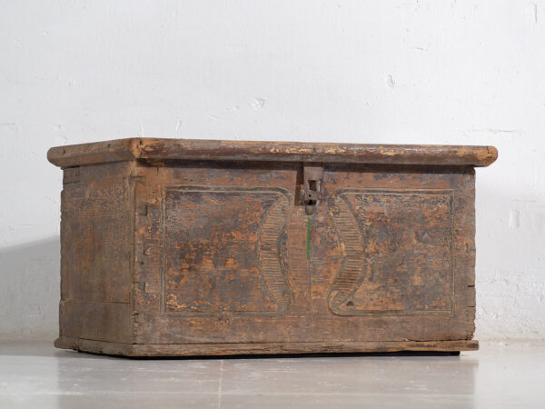 Antiguo cofre de madera maciza (Año 1830) #34
