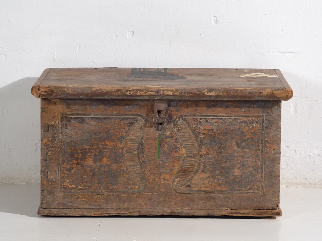 Antiguo cofre de madera maciza (Año 1830) #34