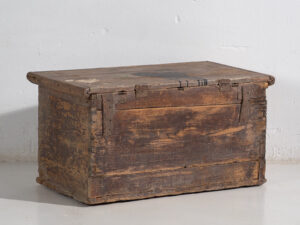 Antiguo cofre de madera maciza (Año 1830) #34