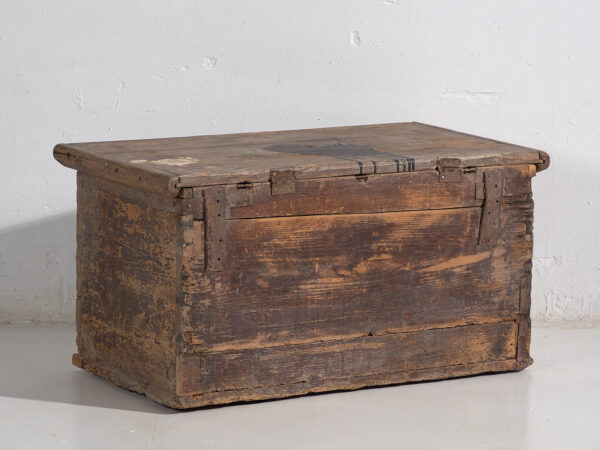 Antiguo cofre de madera maciza (Año 1830) #34