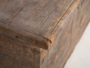 Antiguo cofre de madera maciza (Año 1830) #34