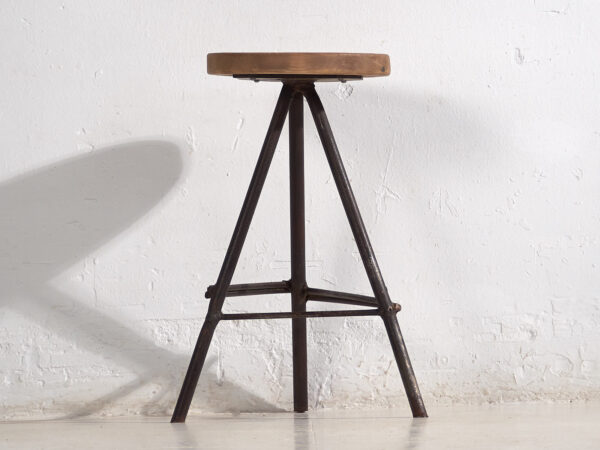 Taburete redondo de estilo industrial (c.1960) #1