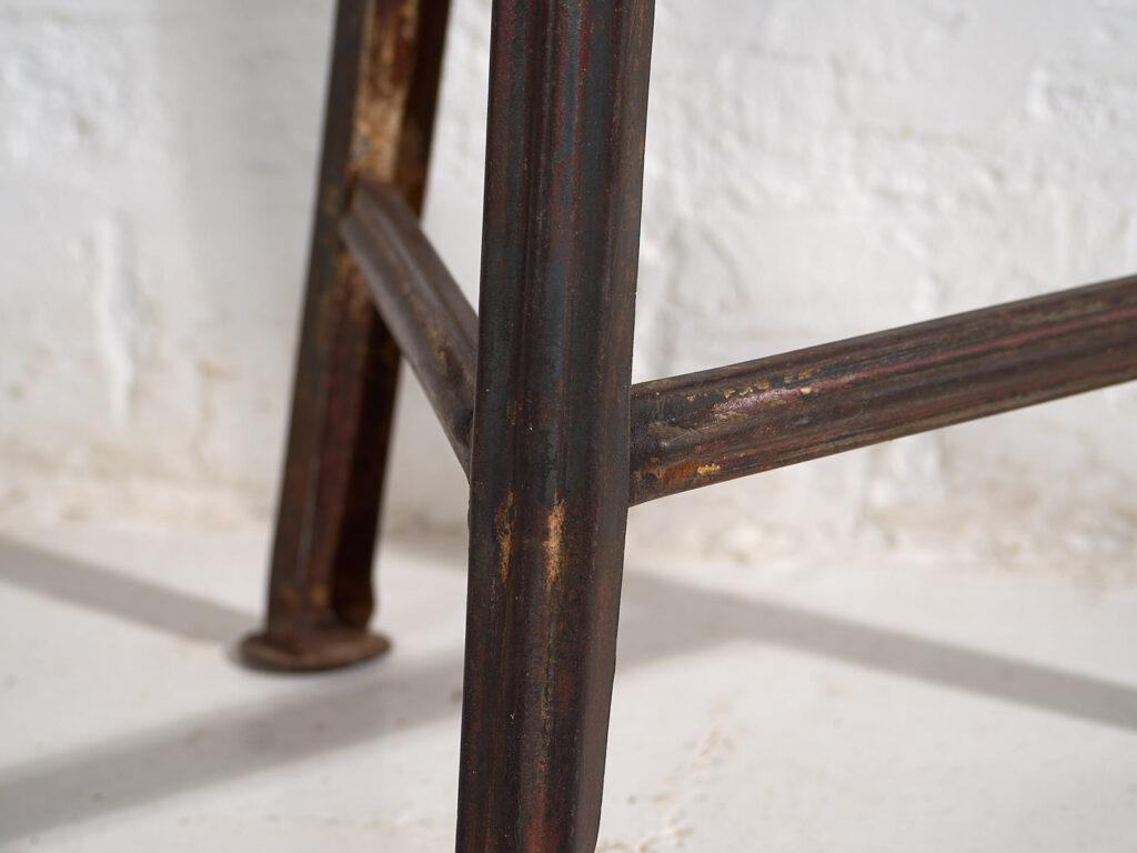 Taburete redondo industrial (c.1950) #8