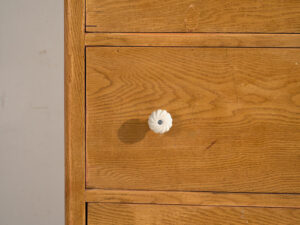 Cómoda de tres cajones antigua (c.1920) #49