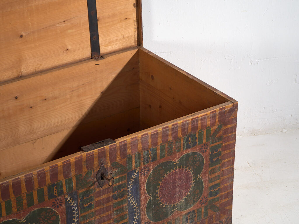 Grande malle ancienne peinte à la main (c.1900) #50