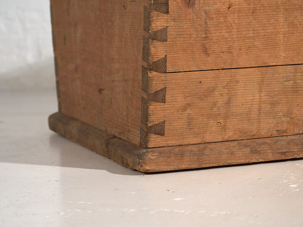 Cuna de bebé antigua de madera maciza (c.1920) #56