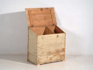 Ancien coffre couleur crème (c.1920) #64